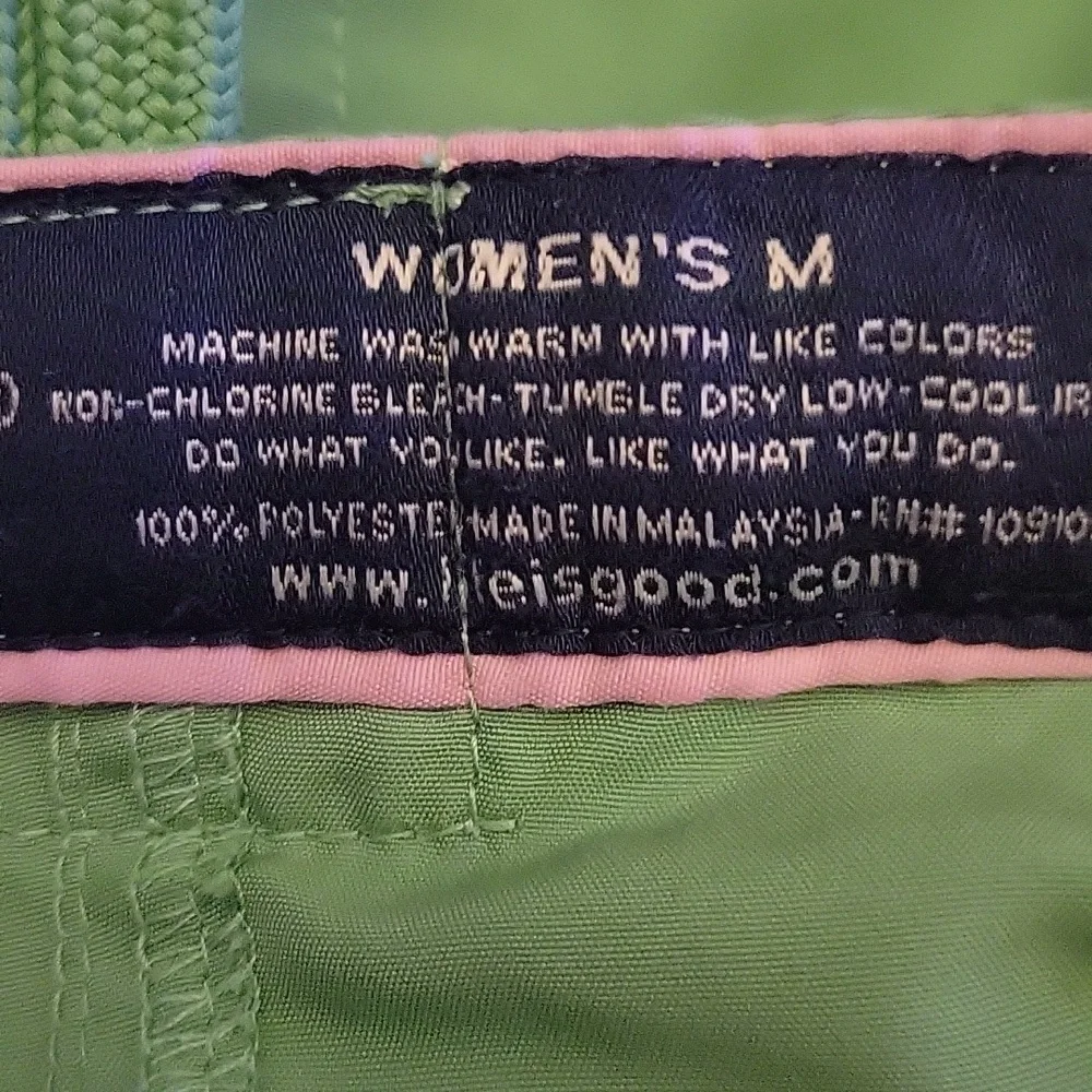 Women's Shorts By Life Is Good Ize Medium. - Picture 4 of 10